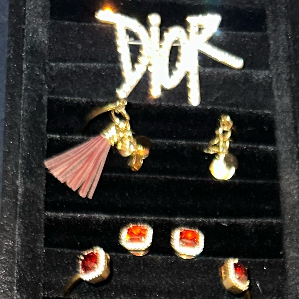 Bracelet Display Collection